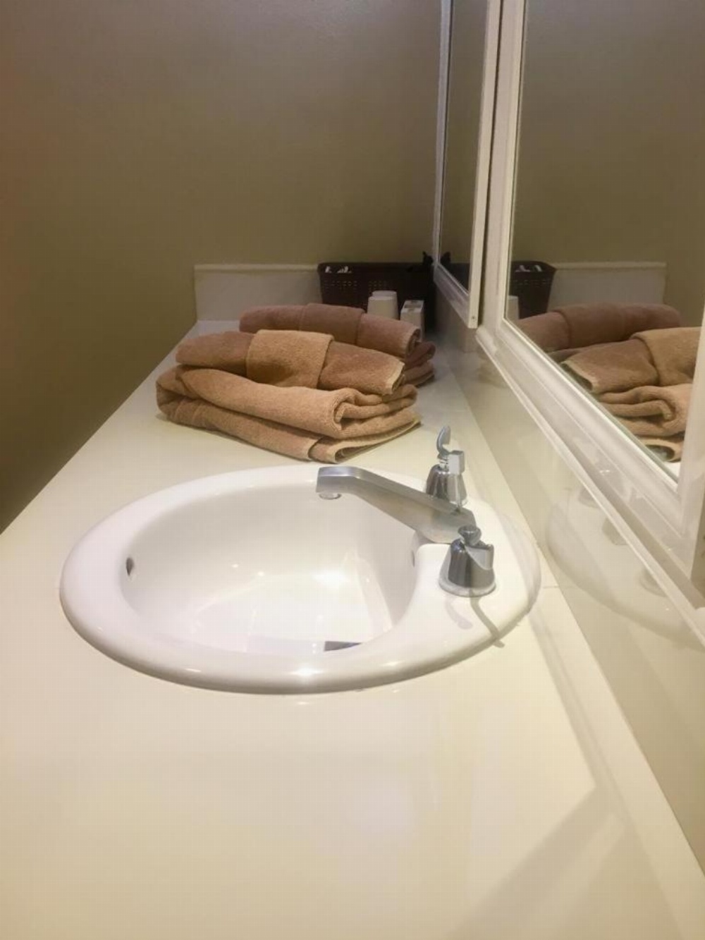 Skyline Suite Image 16