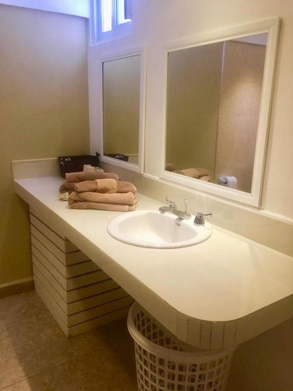 Skyline Suite Image 17